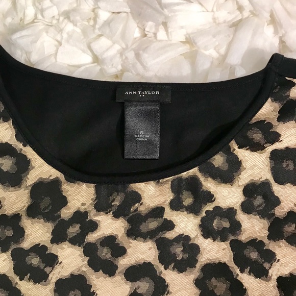 ANN TAYLOR  gold and black cheetah print top - Picture 4 of 5